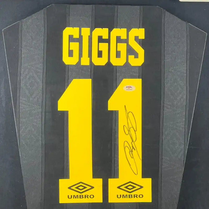 Ryan Giggs Signed Manchester United Jersey