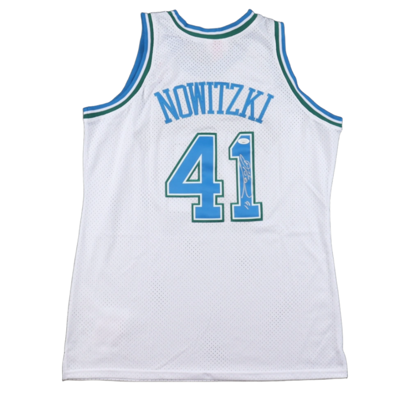 Dirk Nowitzki Signed Dallas Mavericks Jersey